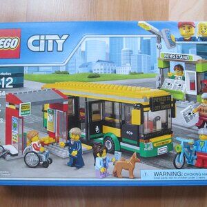 Lego City Bus Station 60154 NEW